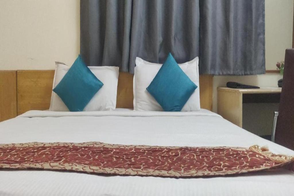 Deluxe Room — photo 3